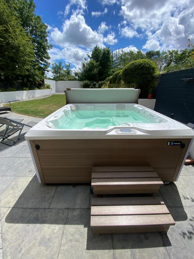 Dream House London With Gym, Cinema And Housekeeper Villa อีลลิง ภายนอก รูปภาพ