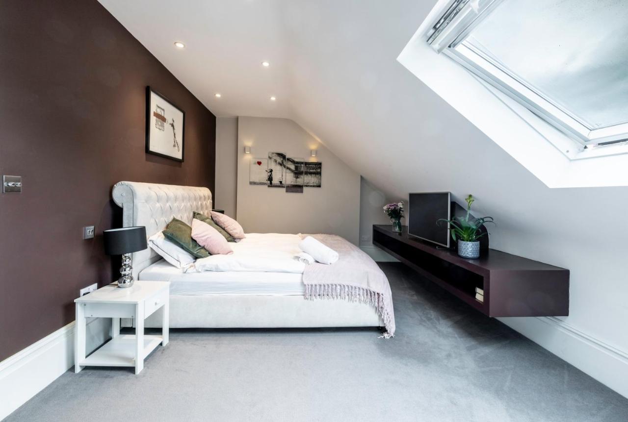 Dream House London With Gym, Cinema And Housekeeper Villa อีลลิง ภายนอก รูปภาพ