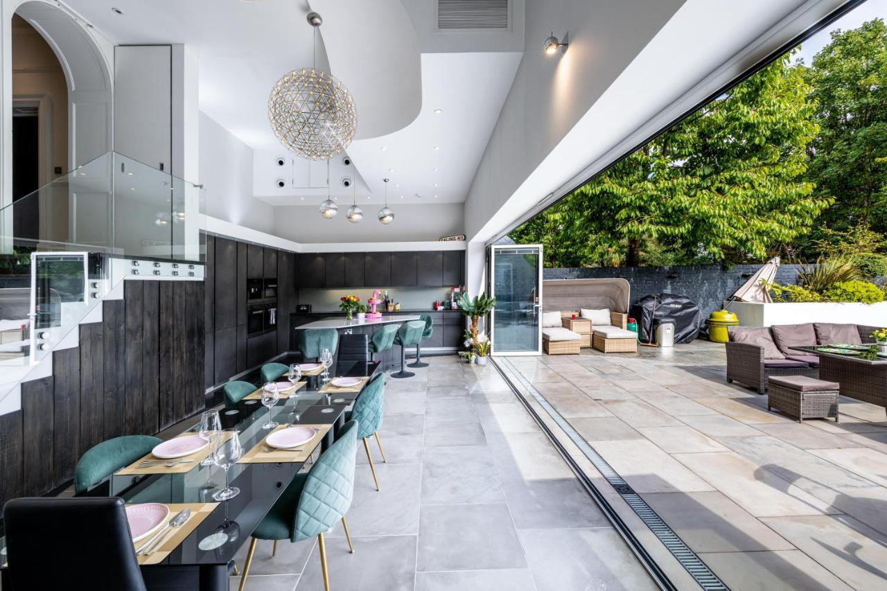 Dream House London With Gym, Cinema And Housekeeper Villa อีลลิง ภายนอก รูปภาพ