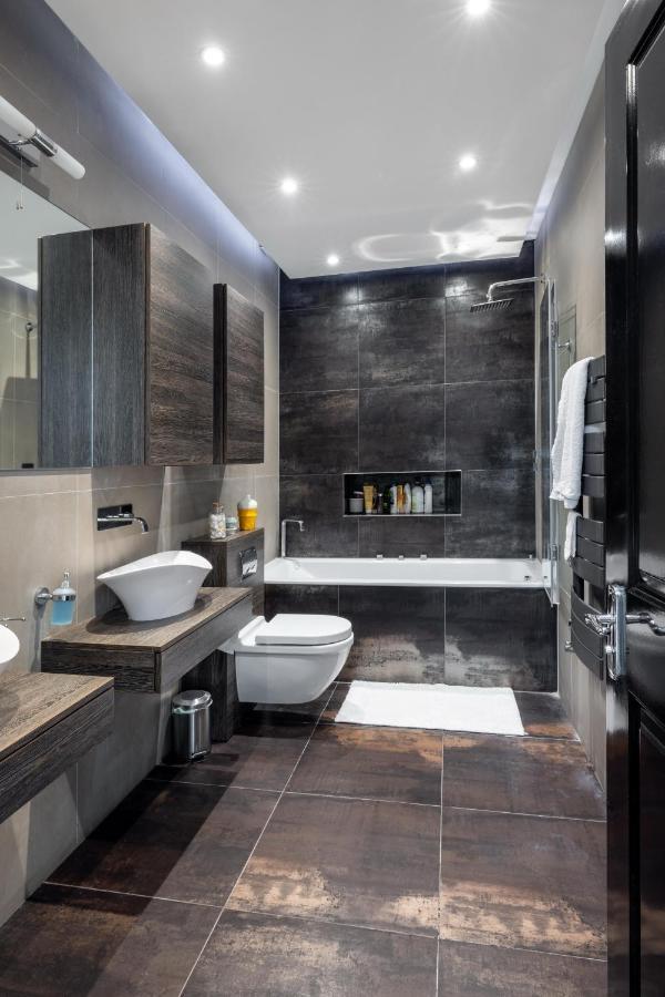 Dream House London With Gym, Cinema And Housekeeper Villa อีลลิง ภายนอก รูปภาพ