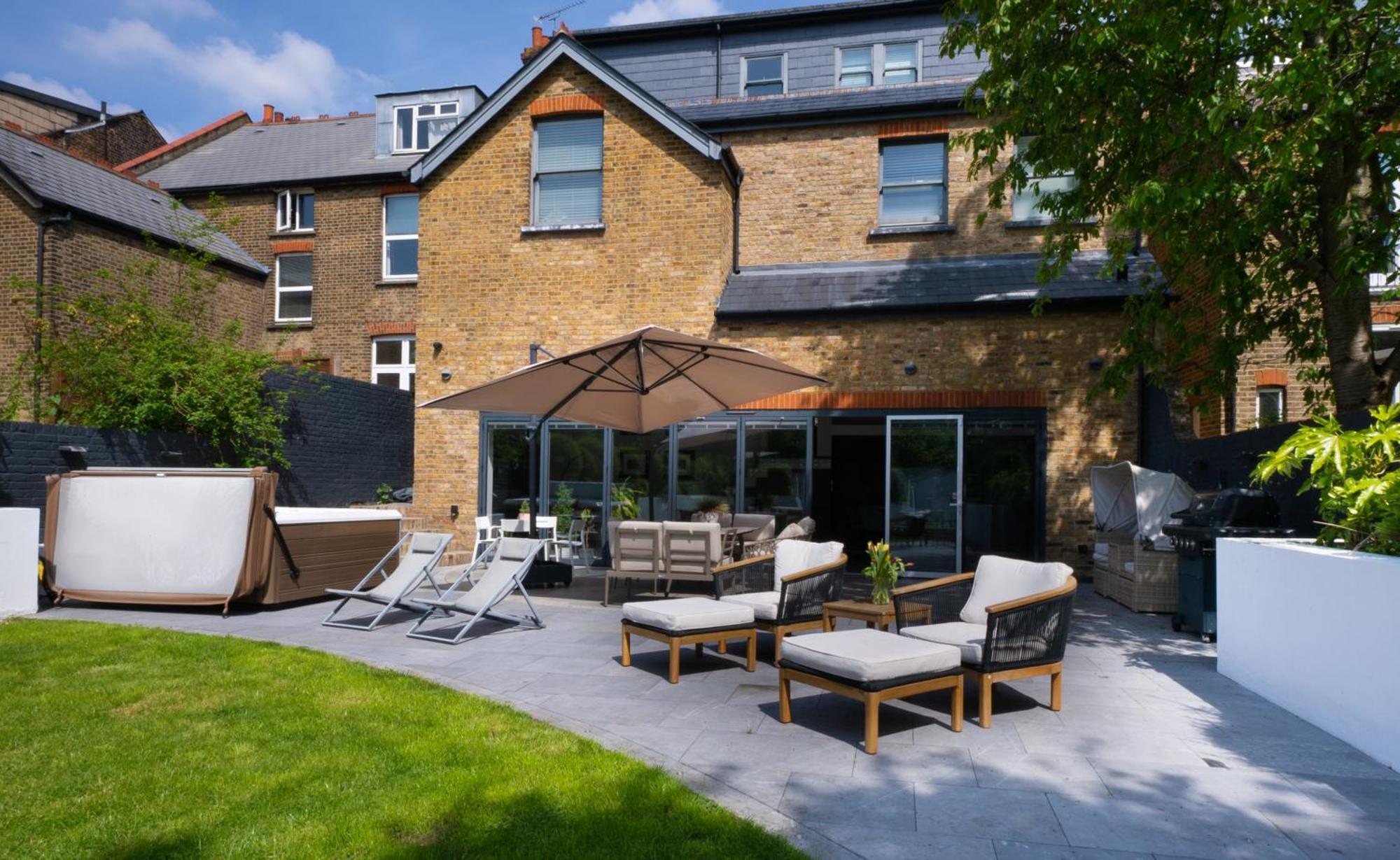 Dream House London With Gym, Cinema And Housekeeper Villa อีลลิง ภายนอก รูปภาพ